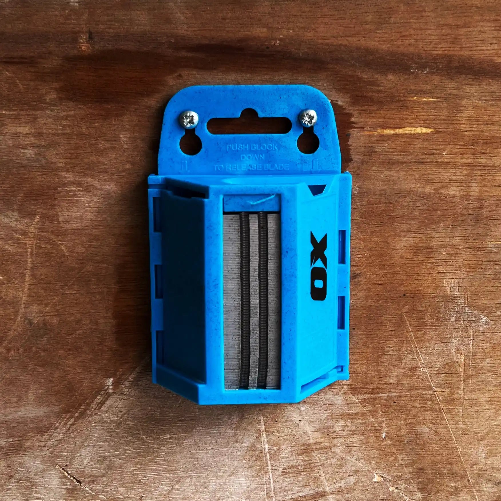 Bloc push albastru cu lame de înlocuire