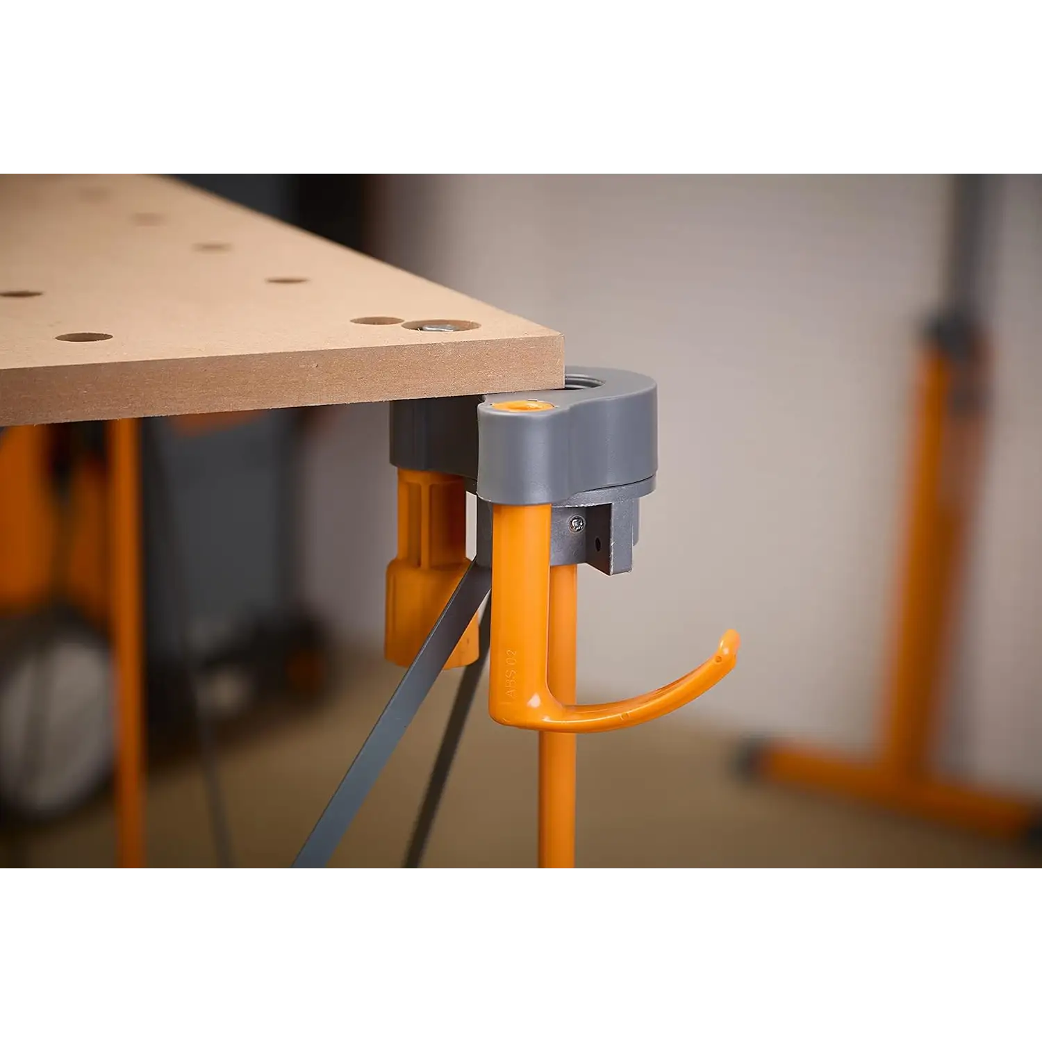 Imagine de lucru cu clampă BORA Centipede Double P-Top CA0902 pentru mese de lucru