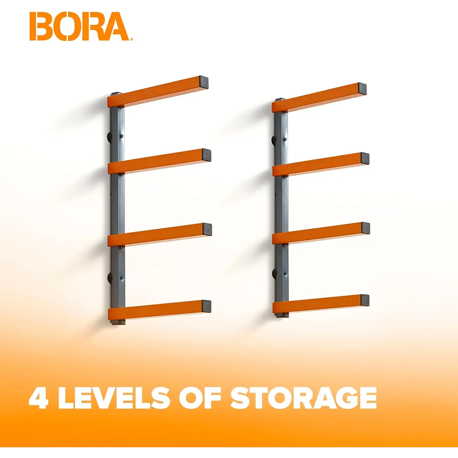 Imaginea arată un raft montat pe perete BORA PORTAMATE cu patru niveluri și brațe portocalii