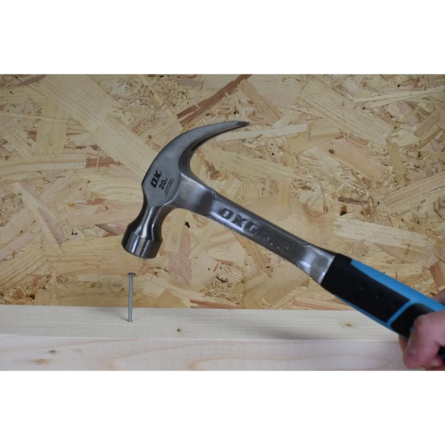 Ciocan cu gheara OX Pro monobloc 20oz otel forjat cu soft grip antishock