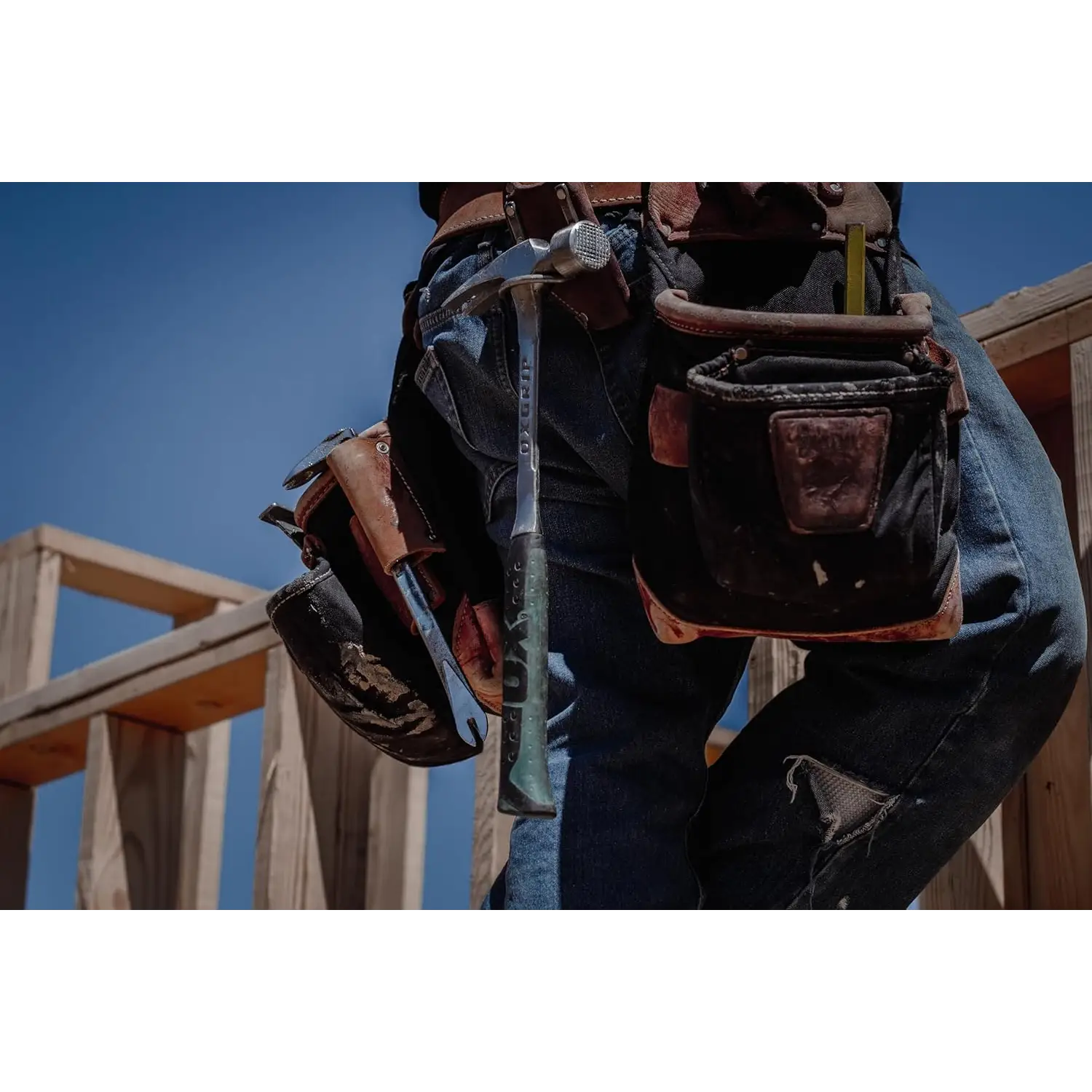 Imaginea arată un centură de scule pentru dulgherie cu ciocan otel forjat și soft grip