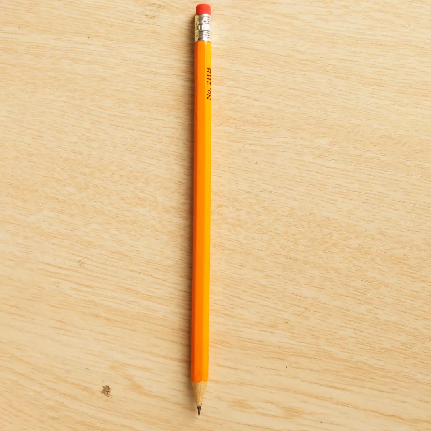 Creioane grafit pre-ascutite din lemn cu vârful ascuțit și radieră roșie pentru desen