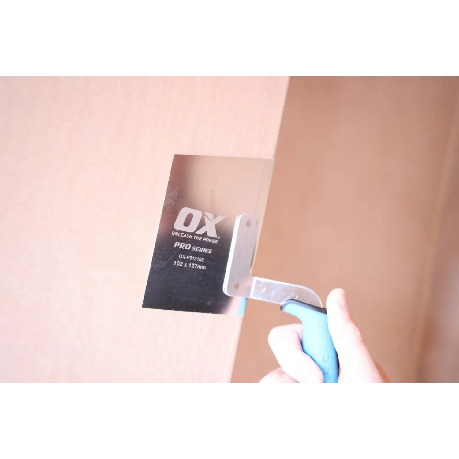 Gletiera colt exterior inox flexibil cu mâner albastru și negru pentru colturi exterioare