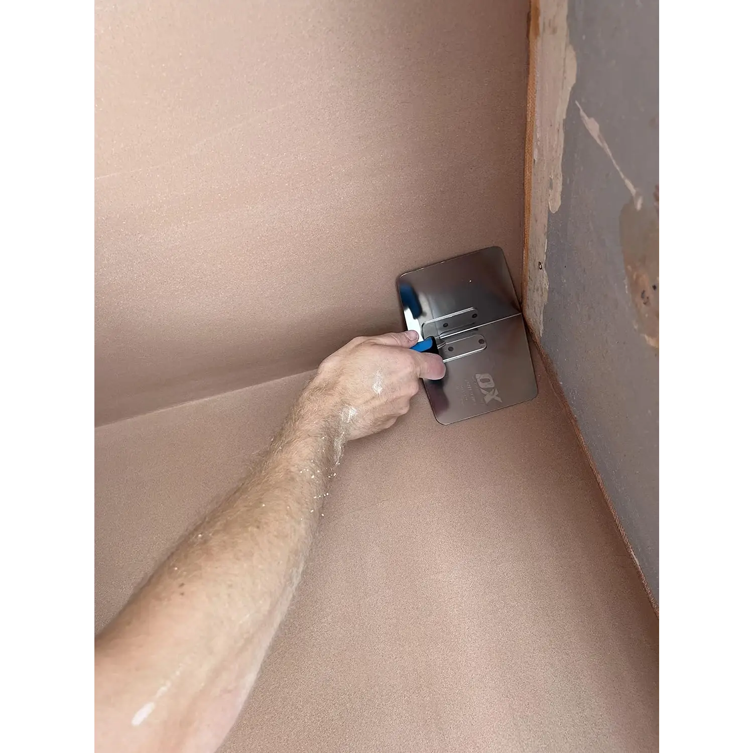 Mână cu gletiera colt interior ox pro din inox flexibil pentru finisaje precise