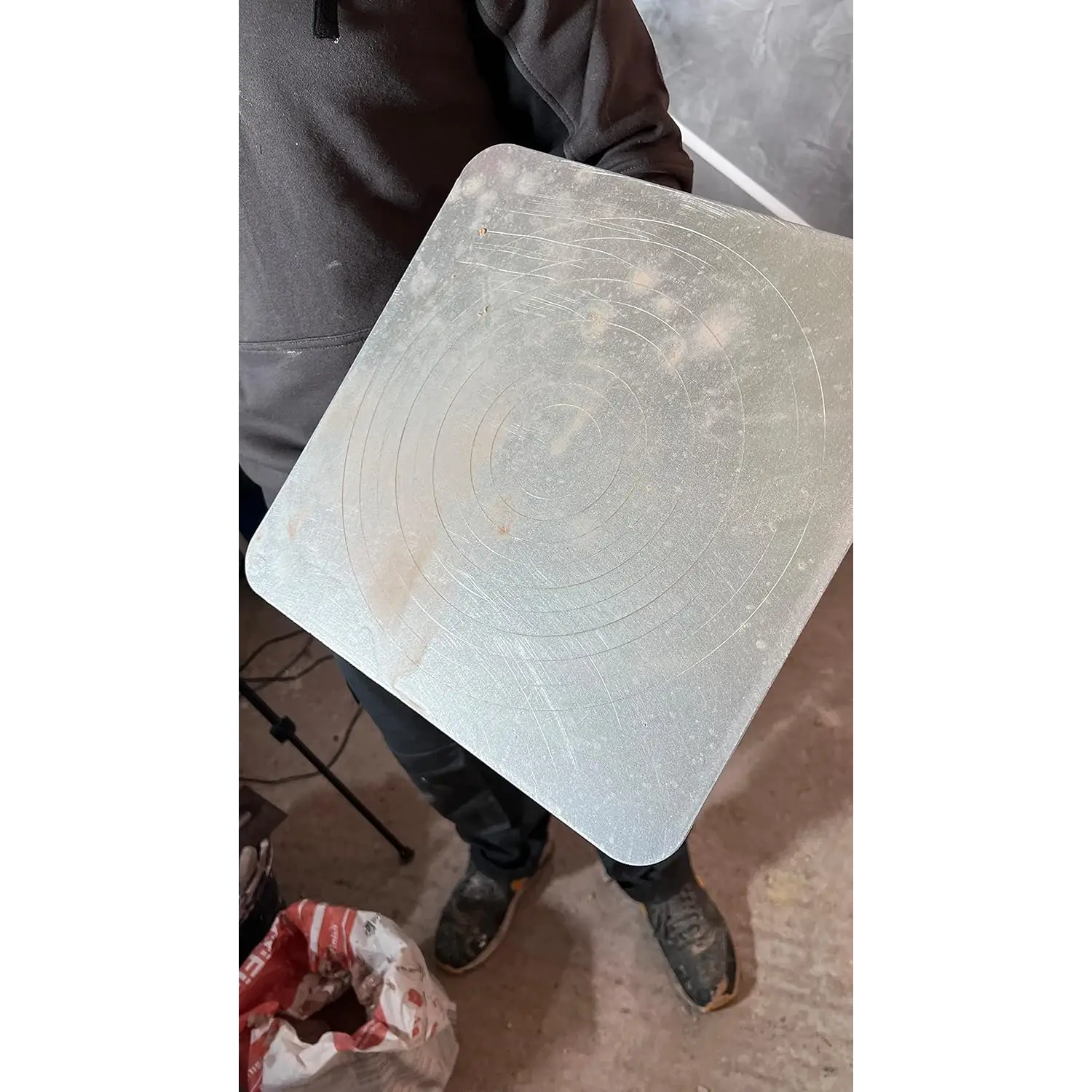 Tavă rotundă din aluminiu temperat înaltă calitate cu cercuri și linii radiale