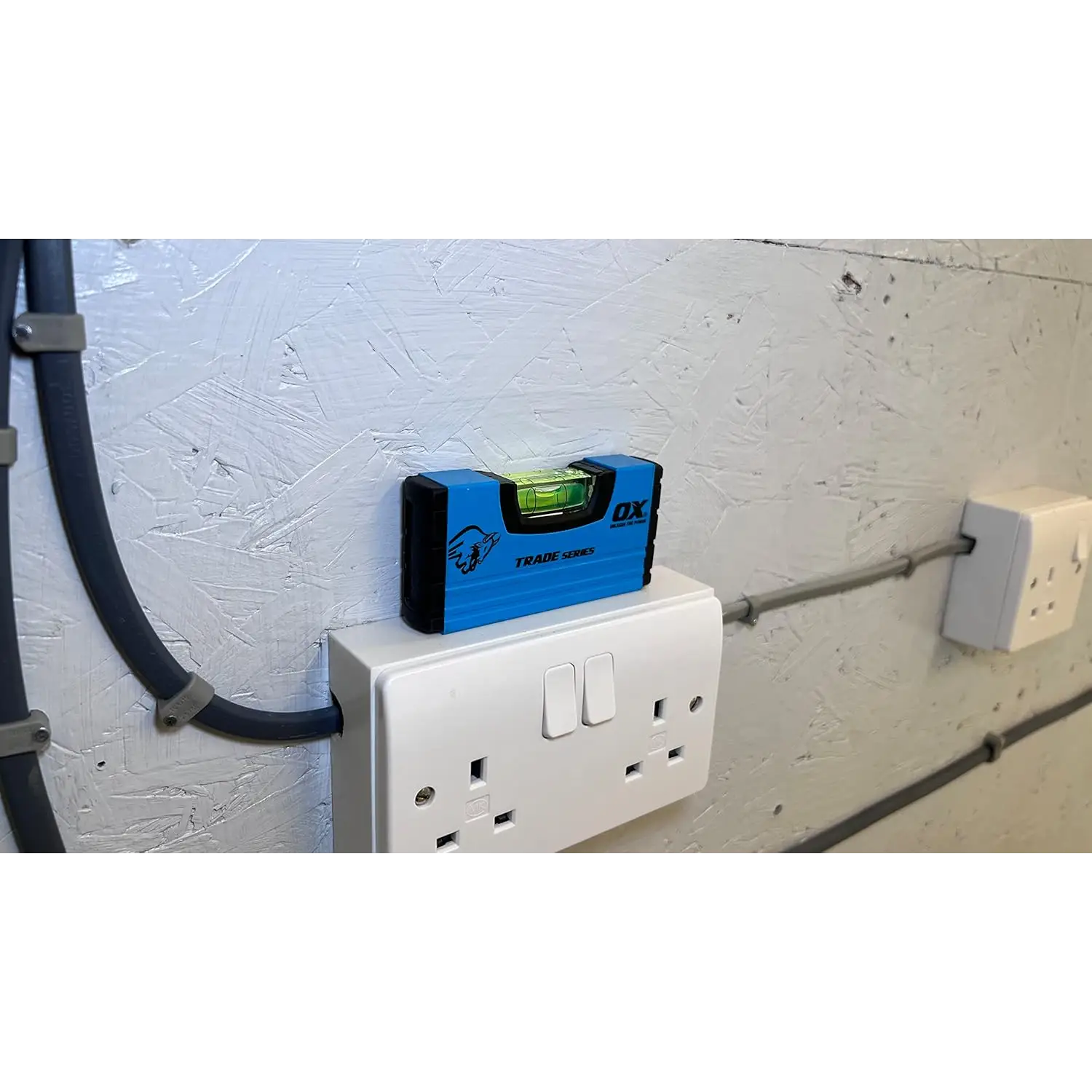 Nivel cu fiola acrilica și curea port-scule pentru buzunar Ox Trade OX-T502801