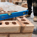 Nivelă OX Trade 600 mm pe zidărie, pe șantier