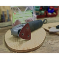 Detaliu șlefuitor electric cu pad triangular pentru set slefuire multitool și foi abrazive