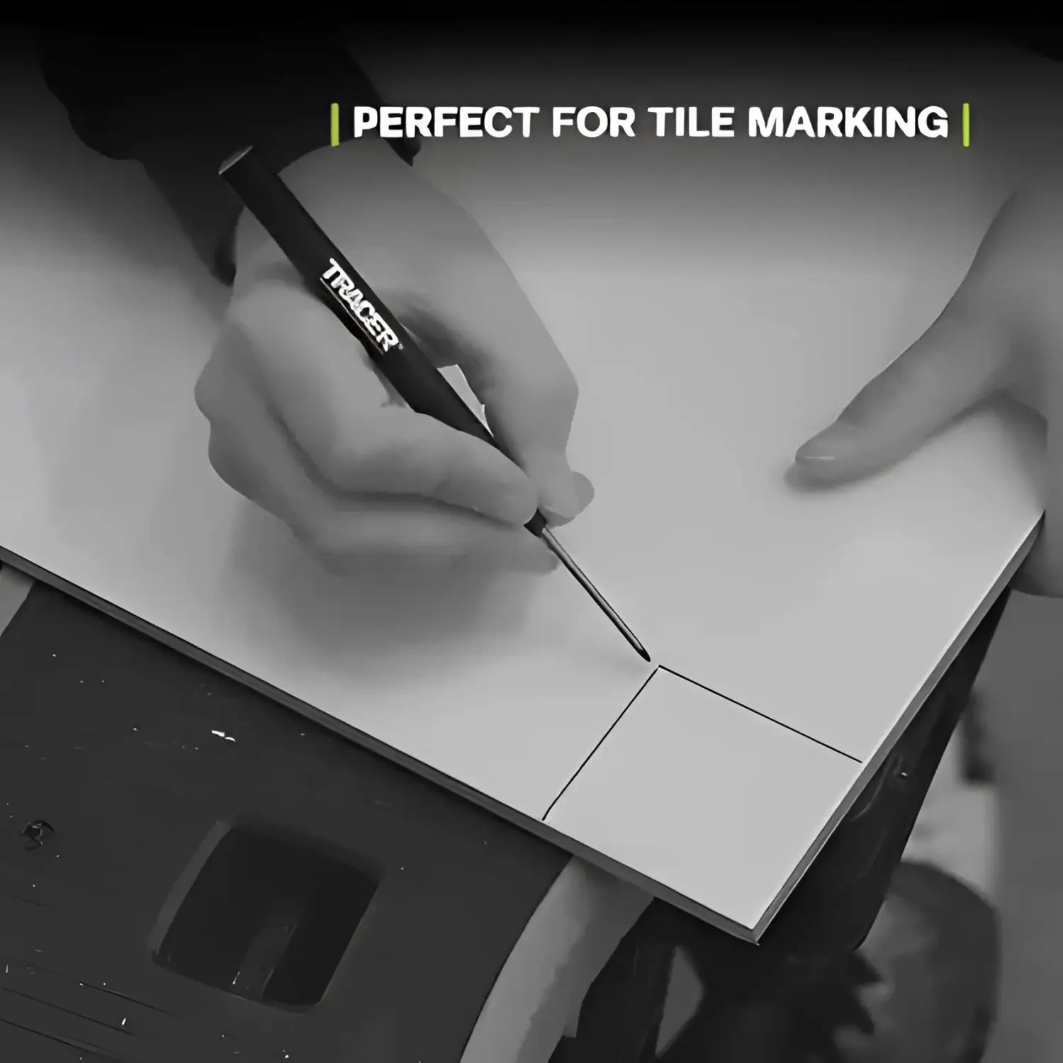 Imagine cu un marker permanent cu varf lung din Tracer ALNP2 set desenând pe faianță albă