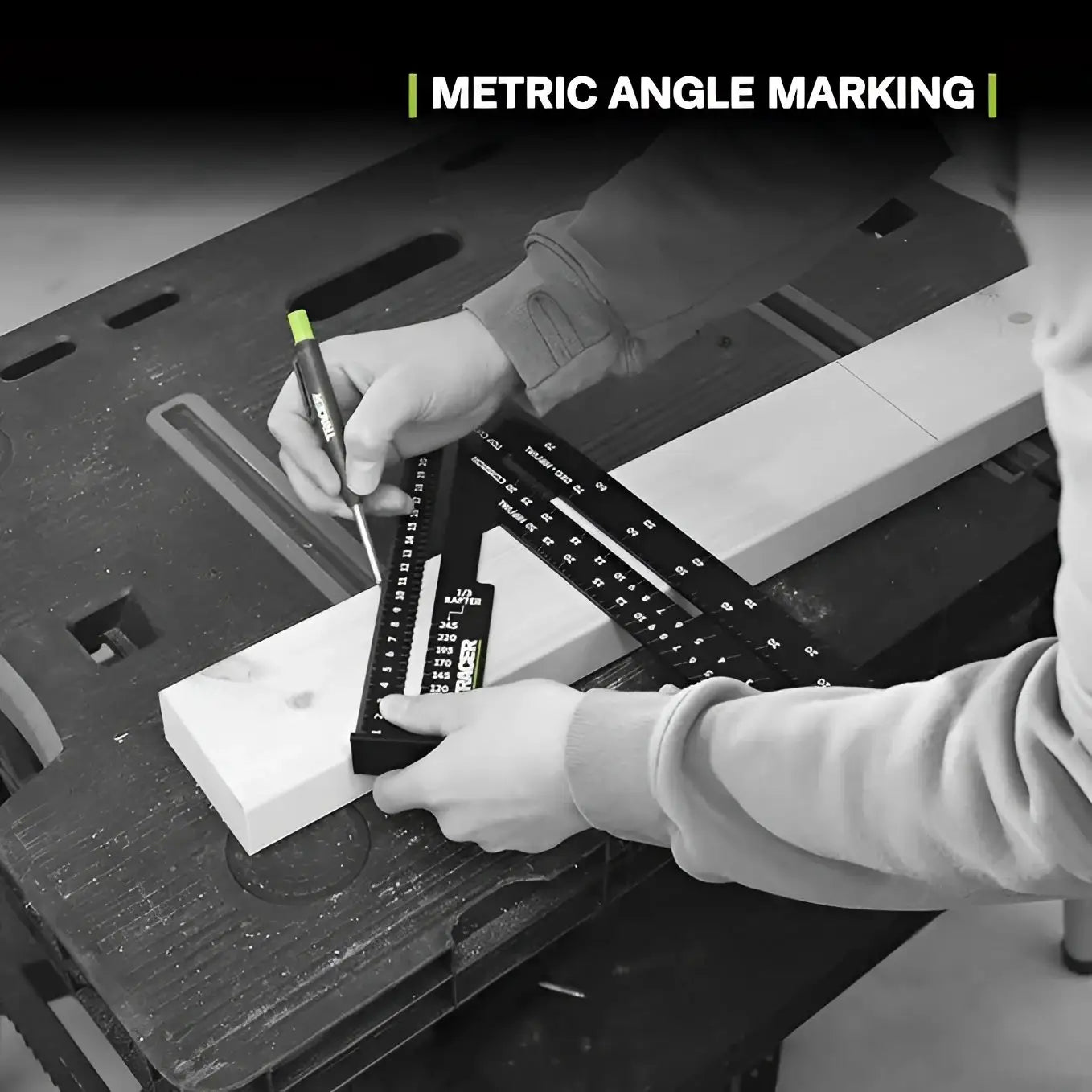 Imagine cu echer rapid Tracer ASQ12M cu marcaje de unghiuri în centimetri